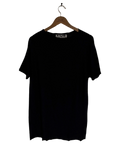 FORM/ BLACK TEE