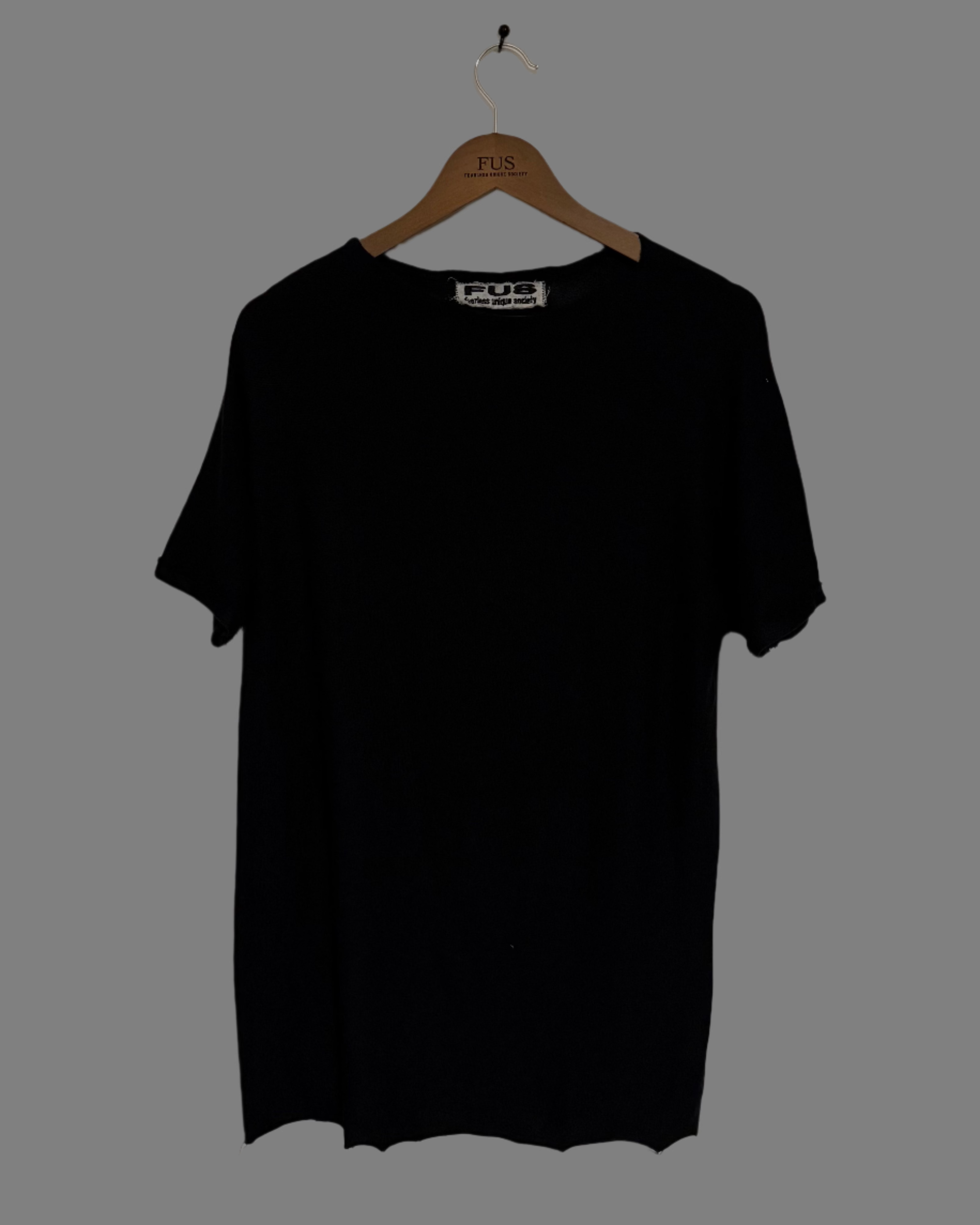 CORE BLACK TEE